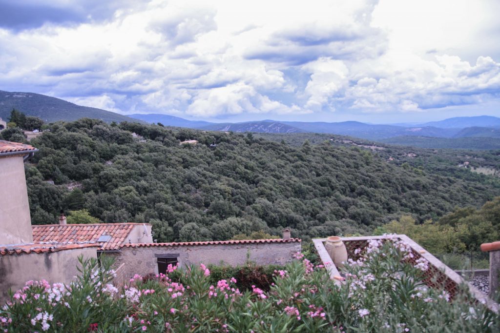 mons-en-provence-village-grasse-cannes-blog-two-french-explorers-9